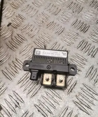 Mercedes-Benz CLA C117 X117 W117 Charging relay a0009822023