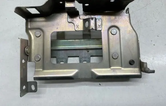 Nissan Juke I F15 Engine control unit holder 