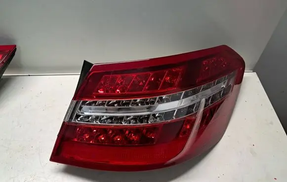 Mercedes-Benz E W212 Rear/tail lights 084401968R