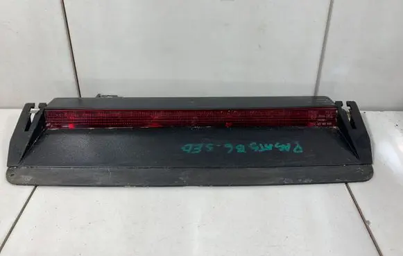 Volkswagen PASSAT B6 Third/center stoplight 1K5945097B