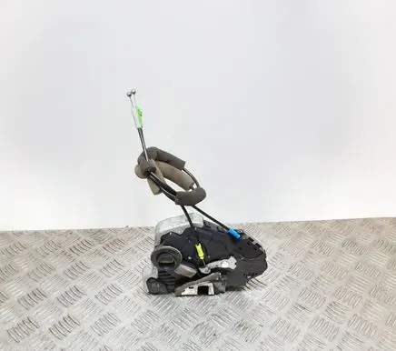 Lexus IS 220D-250-350 Front door lock A046693 7K1414
