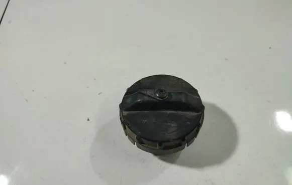 Mitsubishi Grandis Fuel tank filler cap 
