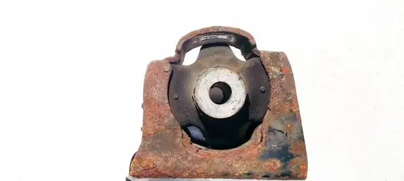 Toyota Auris 150 Engine mount bracket