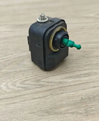 Volvo XC90 Headlight level adjustment motor 