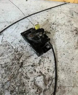 Ford Fiesta Engine bonnet/hood lock/catch 96FG16701AA