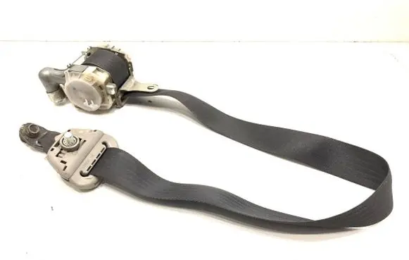 Suzuki Swift I Front seatbelt