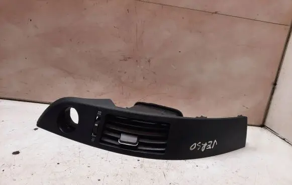 Toyota Corolla Verso E121 Dash center air vent grill 6556434010