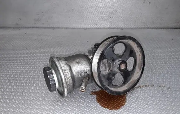 Toyota Avensis T250 Power steering pump