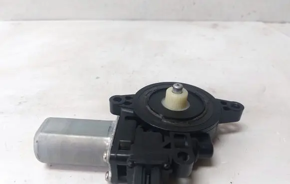 Mazda CX-5 Rear door window regulator motor D6515958X