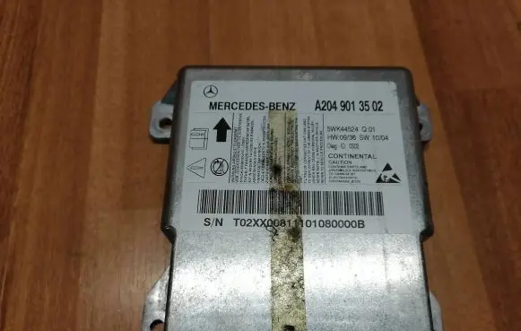 Mercedes-Benz C W204 Airbag control unit/module A2049013502 5WK44524