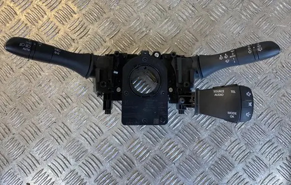 Renault Espace V (RFC) Wiper turn signal indicator stalk/switch 479452615R 14AN0480244