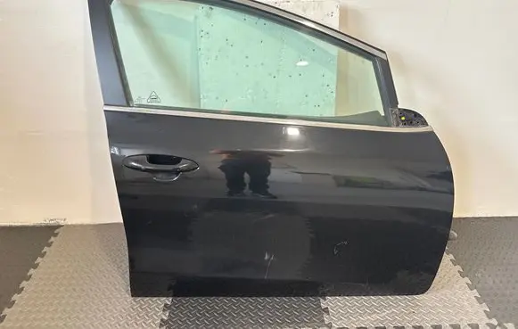 KIA Ceed Front door 