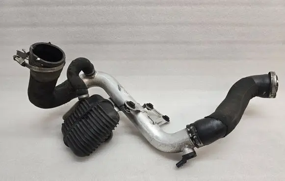 Porsche Macan (95B) Intercooler hose/pipe 95B145673D