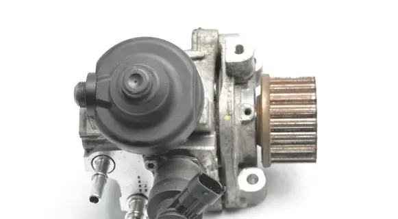 Renault Kangoo II Fuel injection high pressure pump H8201434847