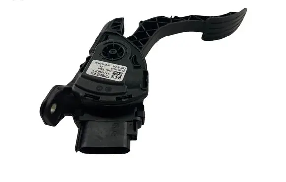 Volvo V70 Accelerator throttle pedal 31329057