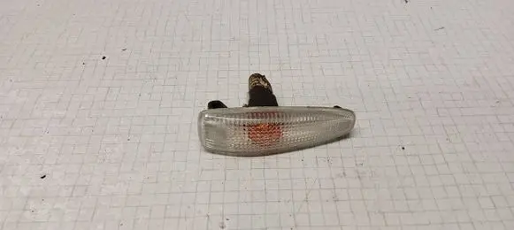 Mitsubishi Outlander Front fender indicator light