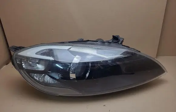 Volvo V40 Headlight/headlamp 31420010