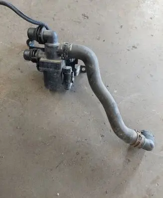 Volkswagen Golf Plus Coolant heater control valve 1K0820036B