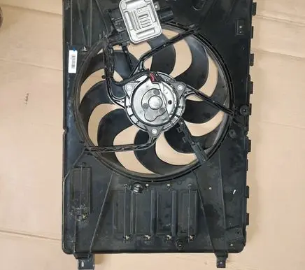 Volvo XC60 Electric radiator cooling fan 31368867 6G918C607MG