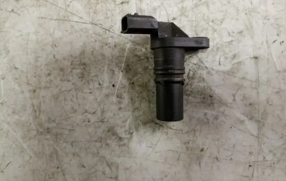 Suzuki Grand Vitara II Crankshaft position sensor 8200885209