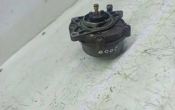 Audi A6 S6 C5 4B Vacuum pump 72218501