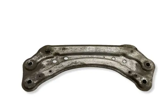 Volvo XC90 Muffler mount bracket/holder 