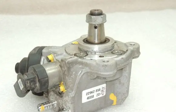 Volkswagen Tiguan Fuel injection high pressure pump 03L130755 03L130755R