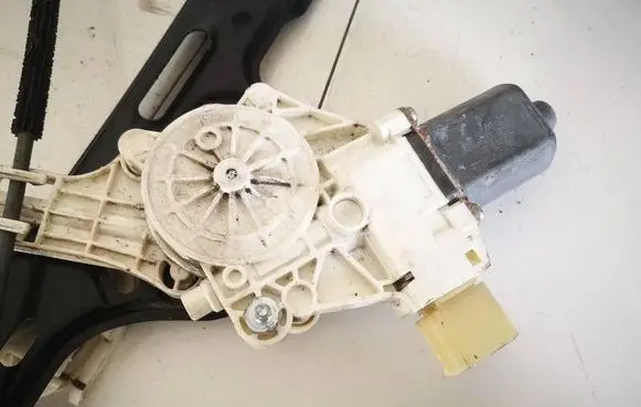 BMW 3 E46 Front door window regulator motor 6927026 996625101