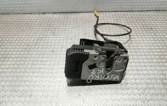 Opel Vivaro Front door lock 8200008260 91166230