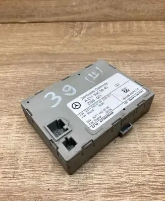 Mercedes-Benz E W211 Gateway control module A2115405645 A2115405745