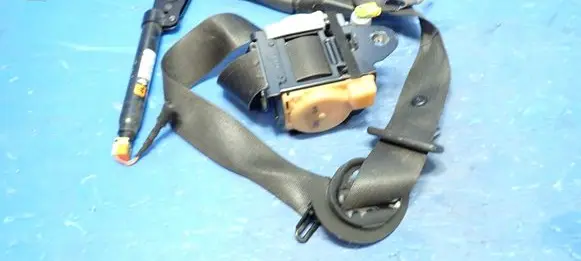 Opel Mokka Front seatbelt 95366785