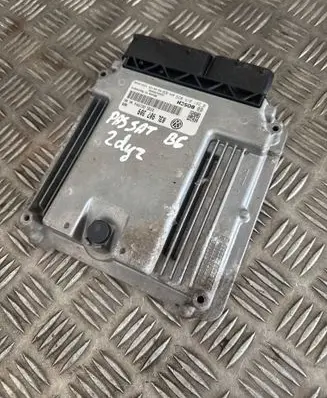 Volkswagen PASSAT B6 Engine control unit/module 03L907309 EDC17CP14 1039S30090