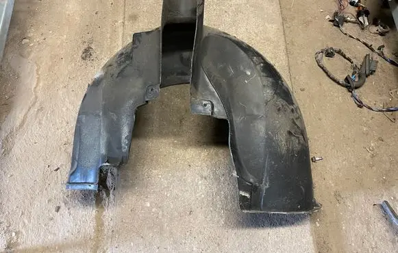BMW 5 E39 Rear arch fender liner splash guards 51718172461