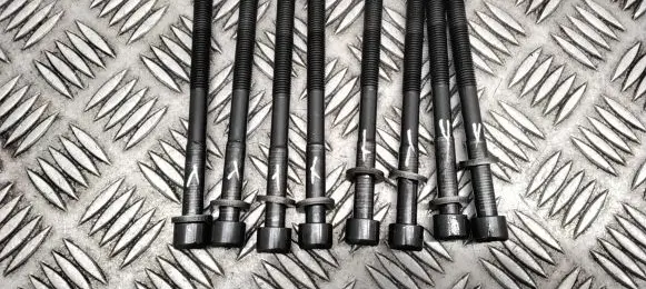 Lexus RX 450H Cylinder head bolts 