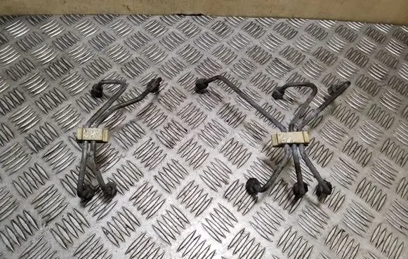 Volvo XC70 Fuel injector supply line/pipe 