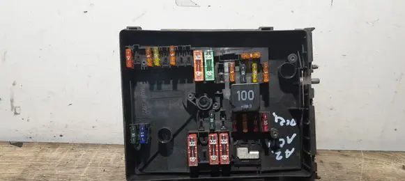 Audi A3 S3 A3 Sportback 8P Fuse module