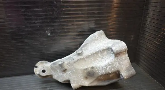 Mercedes-Benz E W212 Engine mounting bracket A6512233404