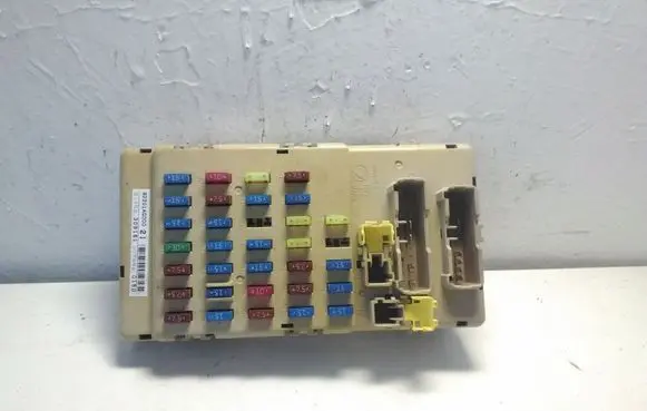 Subaru Legacy Fuse module 82201AG000 82201AG00021 309161