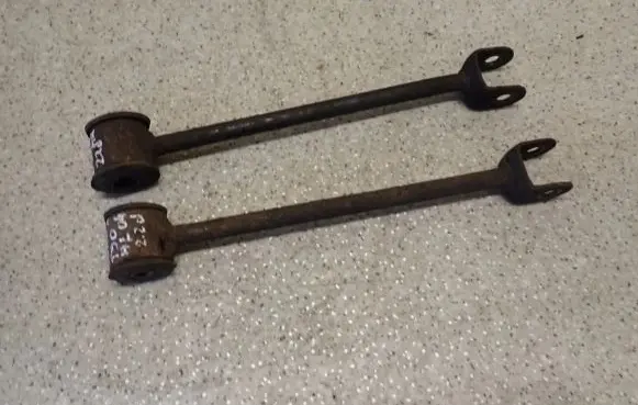 Nissan X-Trail T30 Rear suspension control arm 