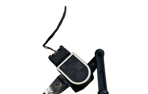 BMW 1 F40 Headlight/headlamp level sensor 6870000 37146870000
