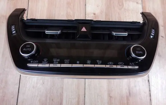 Toyota Corolla E210 E21 Climate control unit 5590002E10