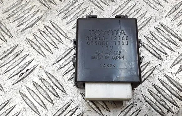 Toyota Auris 150 Window wiper relay 