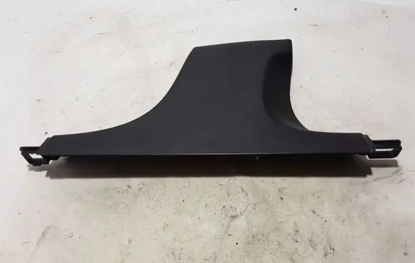 (B) pillar trim (bottom)