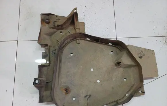 Subaru Legacy Engine splash shield/under tray