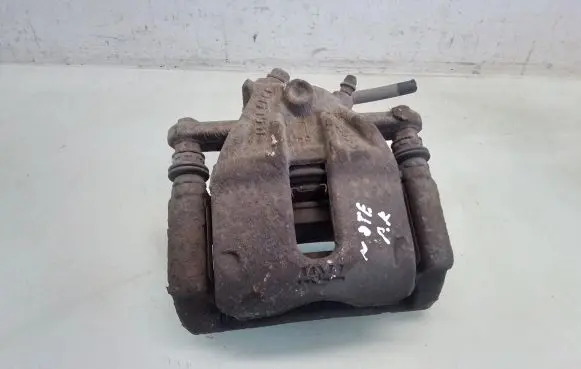 Nissan Note (E11) Front brake caliper