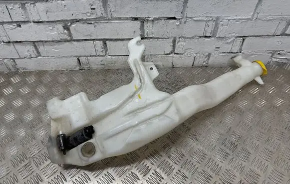 Windshield washer fluid reservoir/tank