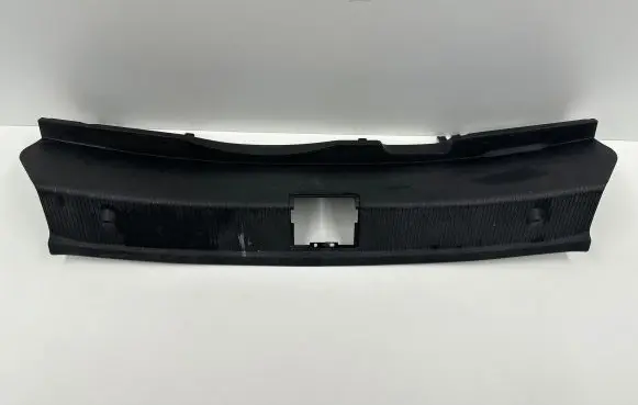Trunk/boot sill cover protection