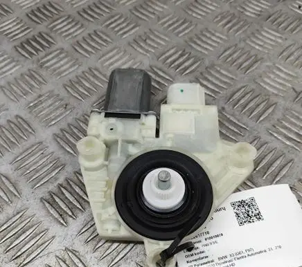 BMW X3 G01 Front door window regulator motor 7455082