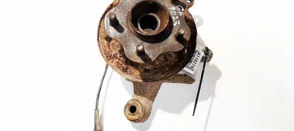 Nissan X-Trail T30 Rear wheel hub 