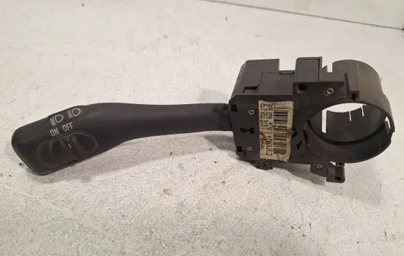 Volkswagen PASSAT B5.5 Indicator stalk 8L0953513T